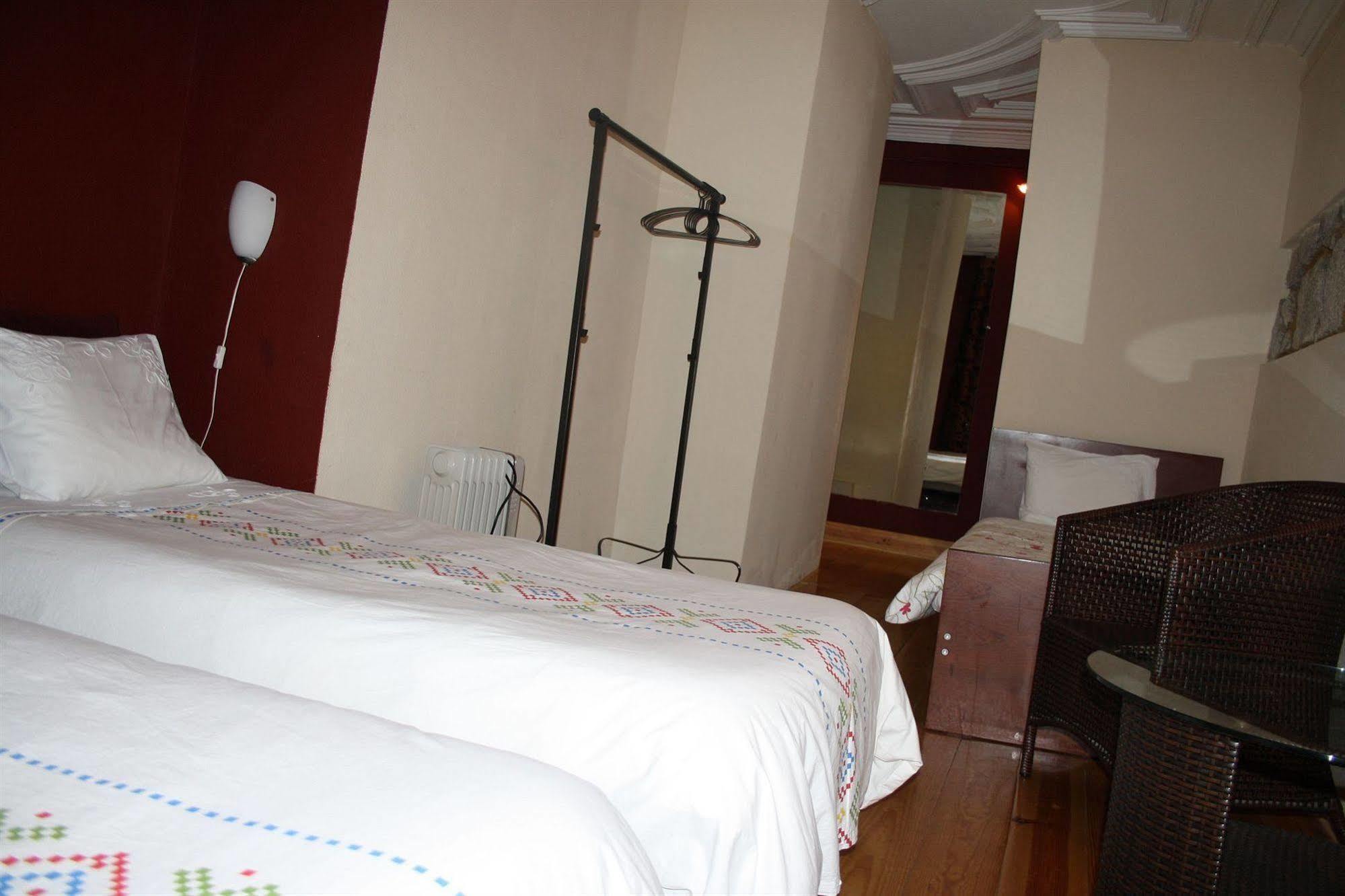 Residencia Pedra Antiga Hotel Порто Екстериор снимка